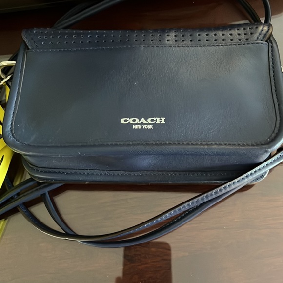NWOT Coach midsized bag with removable tassel. Navy Citrine Leather shoulder bag - Picture 4 of 16